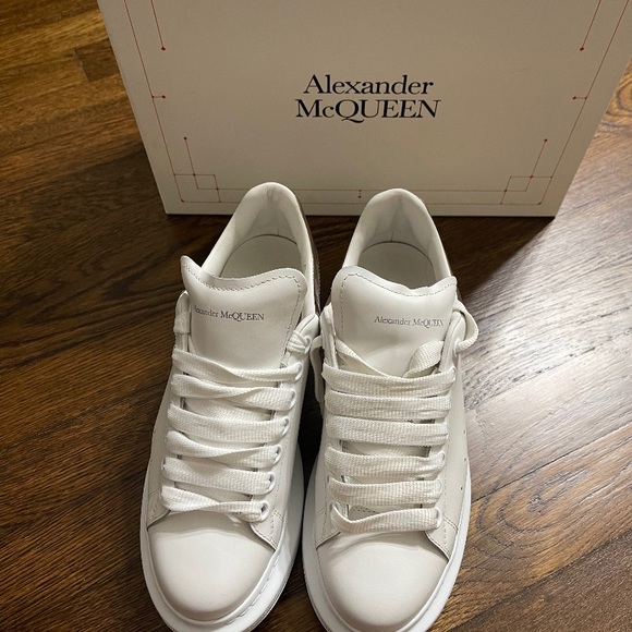 ALEXANDER MCQUEEN OVERSIZED PLATFORM SNEAKERS - Picture 2 of 6